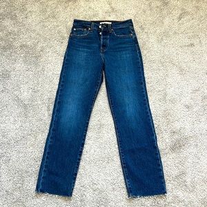 NWOT Levi’s Wedgie Straight Leg Raw Hem Jeans Dark Wash size 25